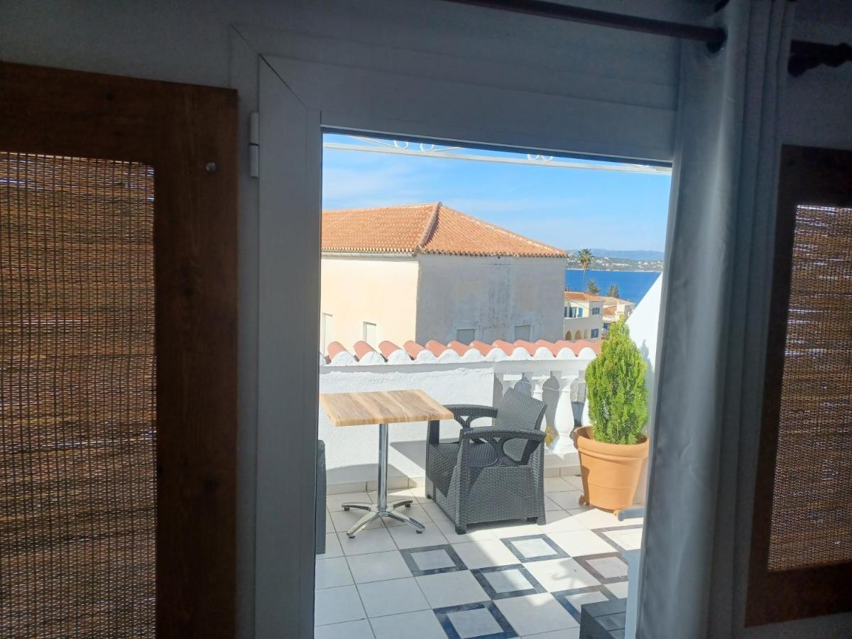 Villa Margarita Spetses Town ภายนอก รูปภาพ